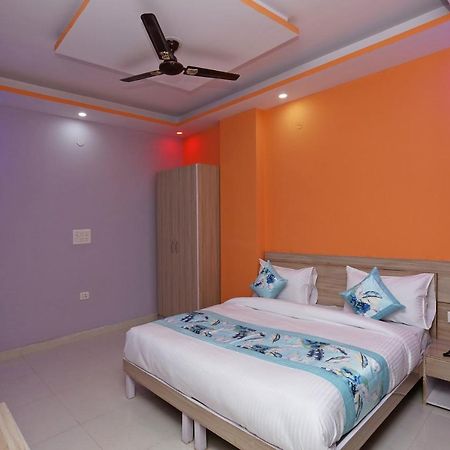 Oyo Rose Residency Near Dwarka Sector 9 Metro Station Hotel New Delhi Bagian luar foto