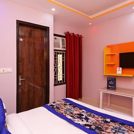 Oyo Rose Residency Near Dwarka Sector 9 Metro Station Hotel New Delhi Bagian luar foto