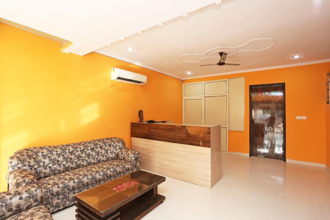 Oyo Rose Residency Near Dwarka Sector 9 Metro Station Hotel New Delhi Bagian luar foto