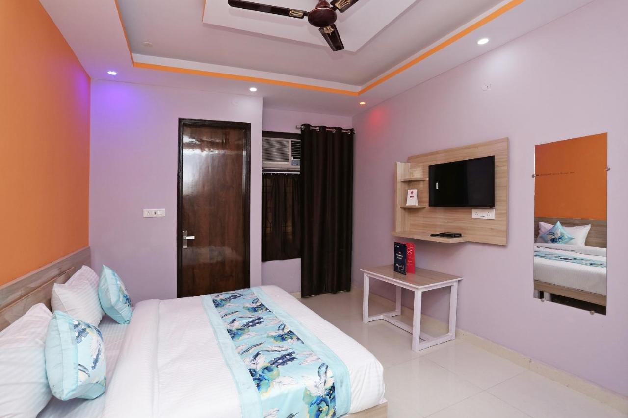 Oyo Rose Residency Near Dwarka Sector 9 Metro Station Hotel New Delhi Bagian luar foto