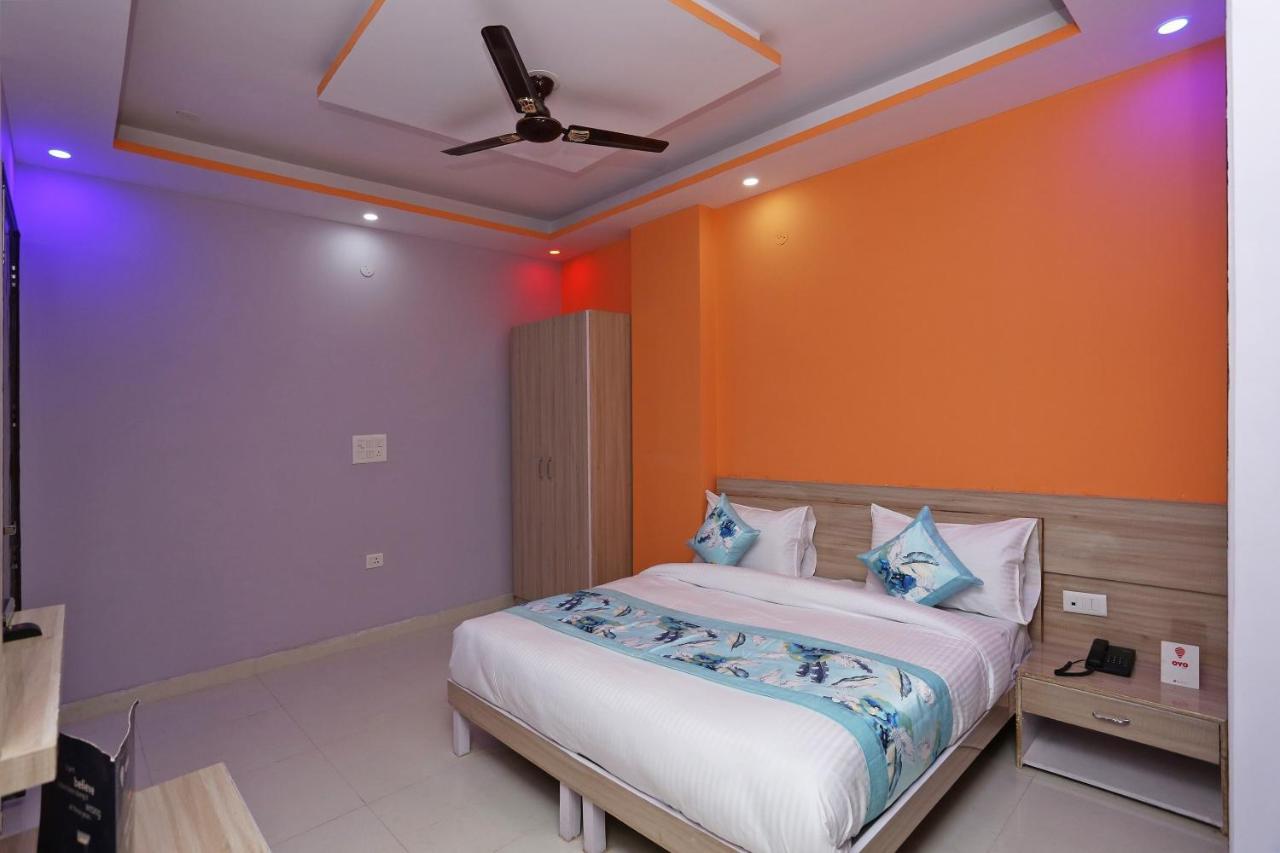 Oyo Rose Residency Near Dwarka Sector 9 Metro Station Hotel New Delhi Bagian luar foto