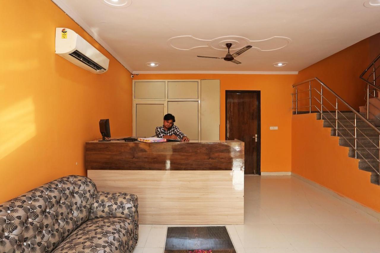 Oyo Rose Residency Near Dwarka Sector 9 Metro Station Hotel New Delhi Bagian luar foto